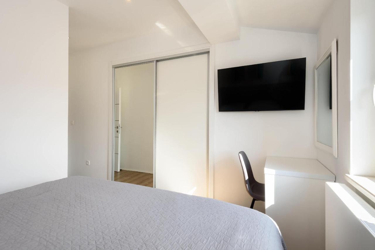 Metković Neretva Valley Apartments - Heated Pool מראה חיצוני תמונה