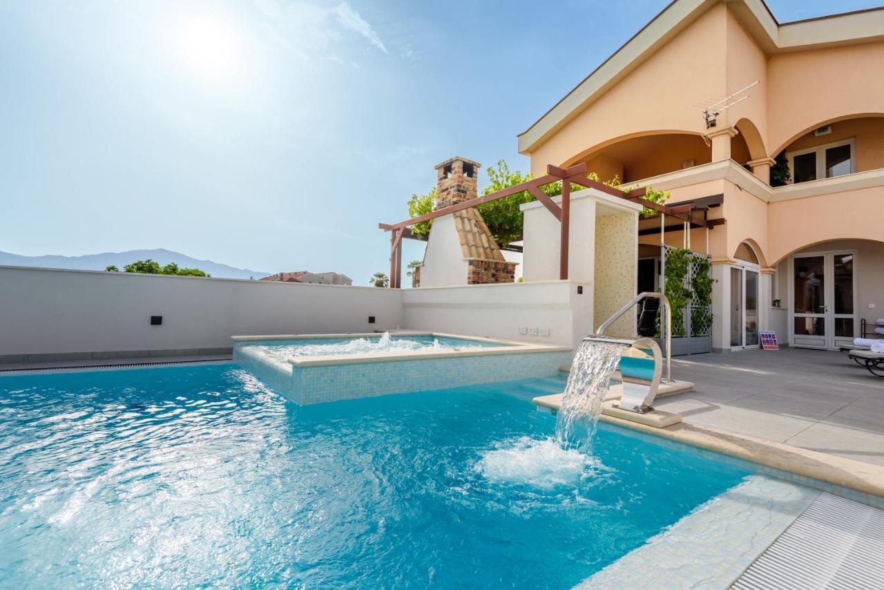 Metković Neretva Valley Apartments - Heated Pool מראה חיצוני תמונה