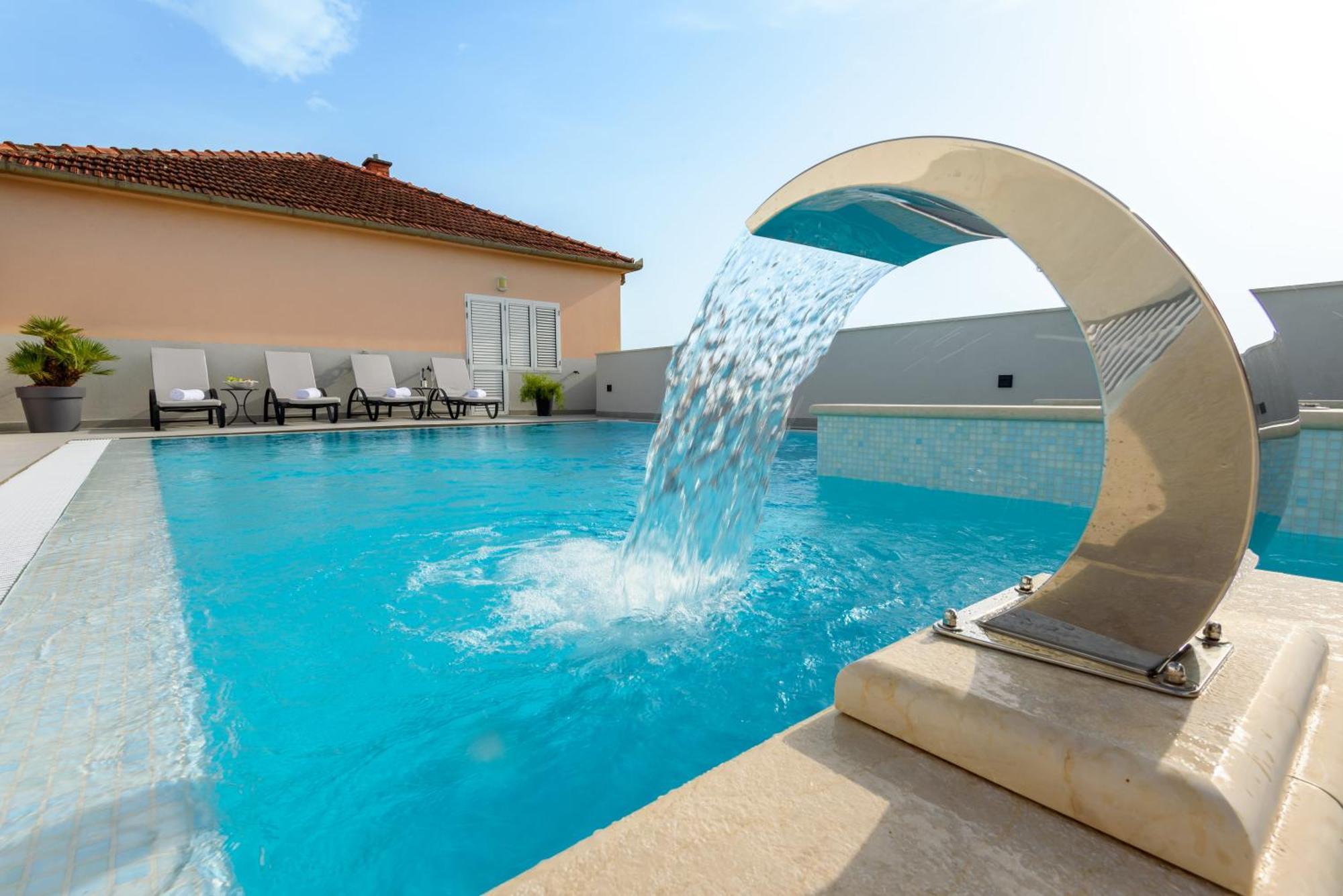 Metković Neretva Valley Apartments - Heated Pool מראה חיצוני תמונה
