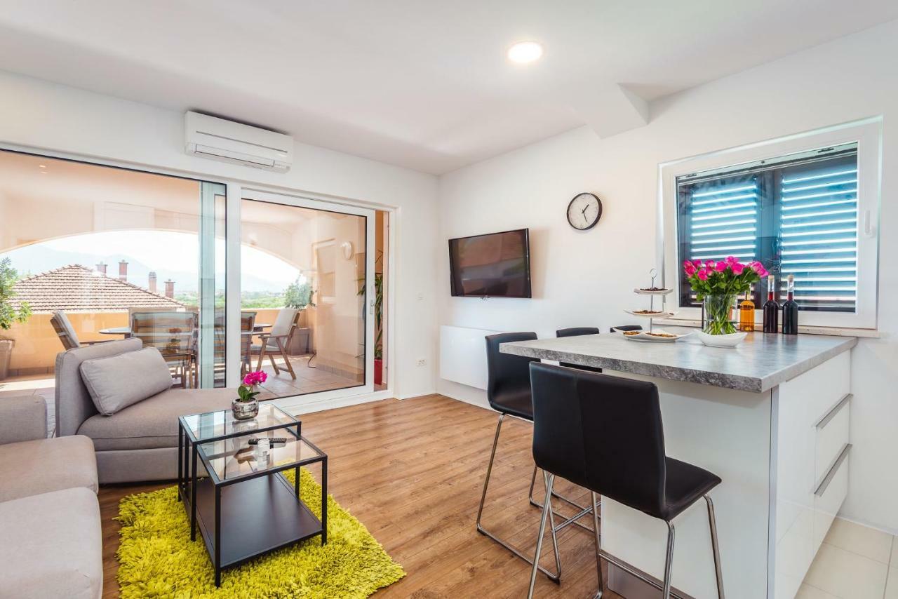 Metković Neretva Valley Apartments - Heated Pool מראה חיצוני תמונה